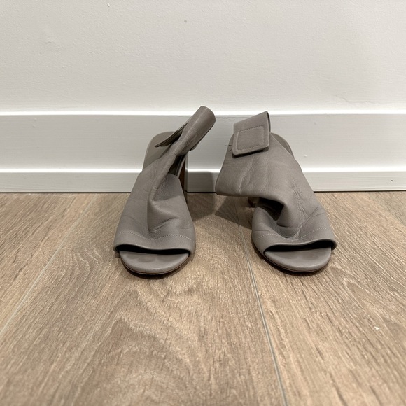 Vince, open toe, block heels, size 6.5, good condition - Picture 3 of 4
